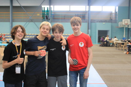 23 06 24  17 40 01 0