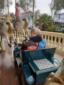 received_1638120483435064